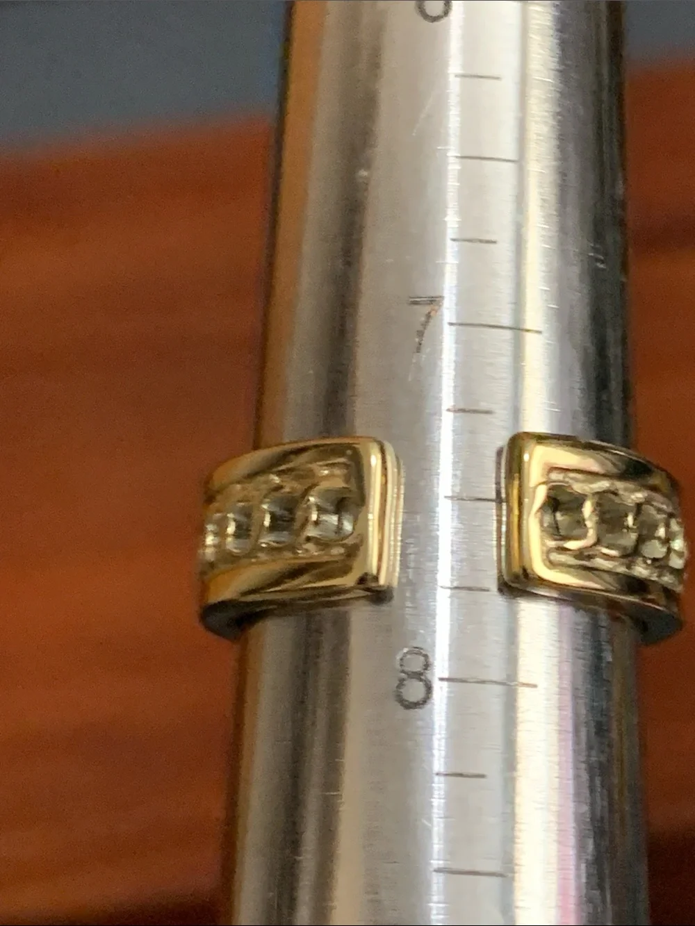 NWT Gold tone cut out ring size 7.75